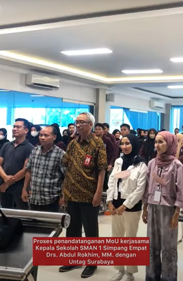 Kunjungan SMAN 1 Simpang Empat ke Untag Surabaya